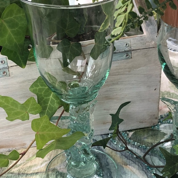 Pair of Angel Stemmed Glases - Picture 6 of 9